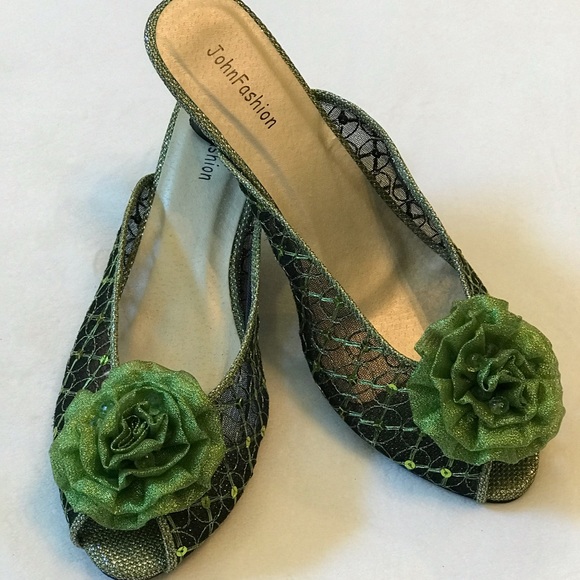 John Fashion Shoes - NWOB JohnFashion green Sequins Kitten Heel Size 9